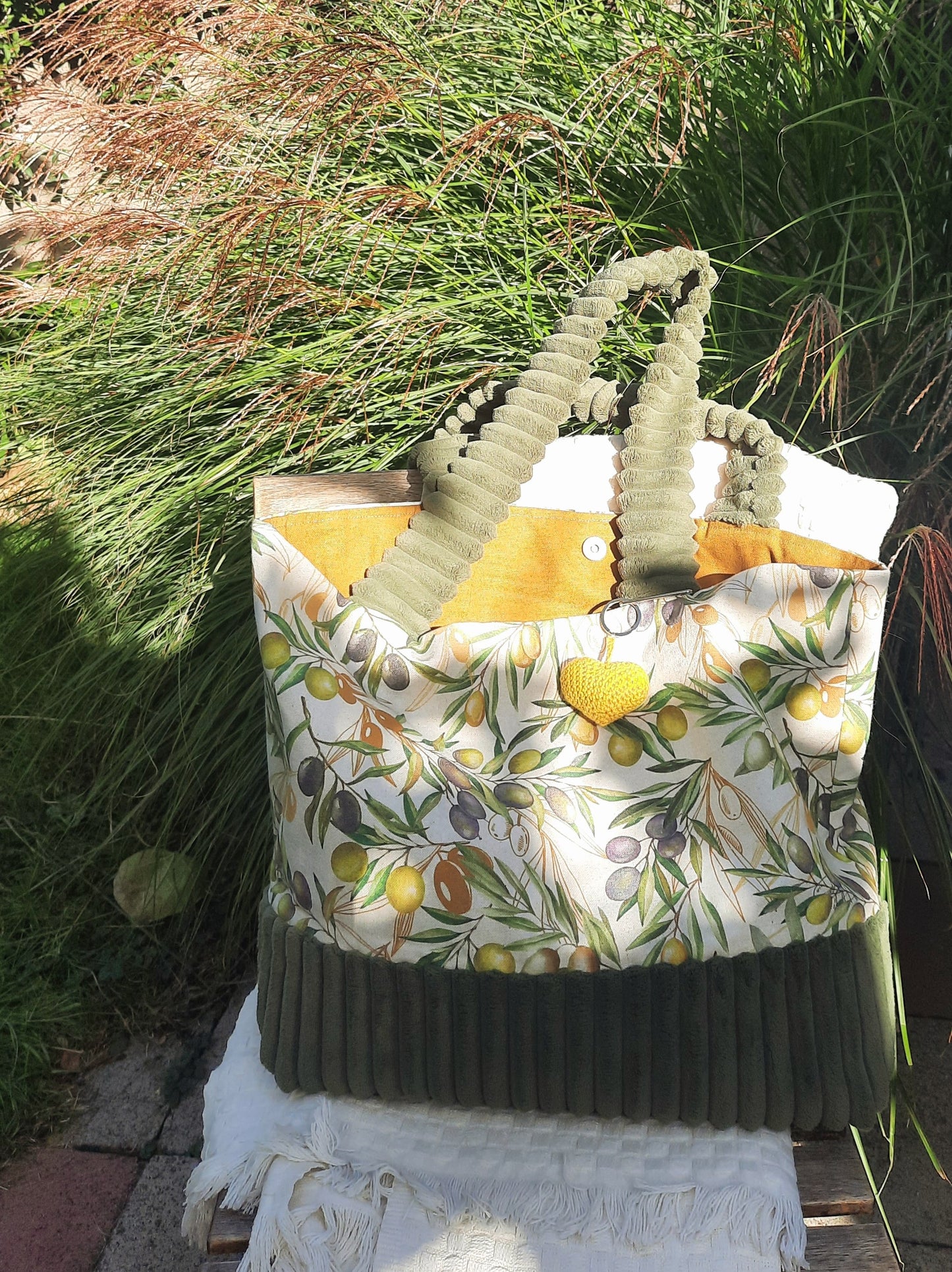 PRE ORDER XL-tas ´Le olive´ kleur kaki