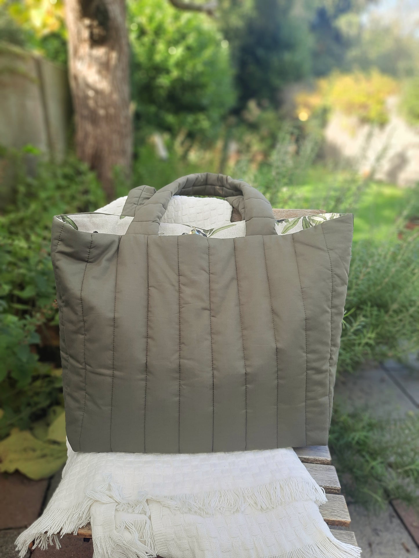 XL-tas 'Le olive' gewatteerd