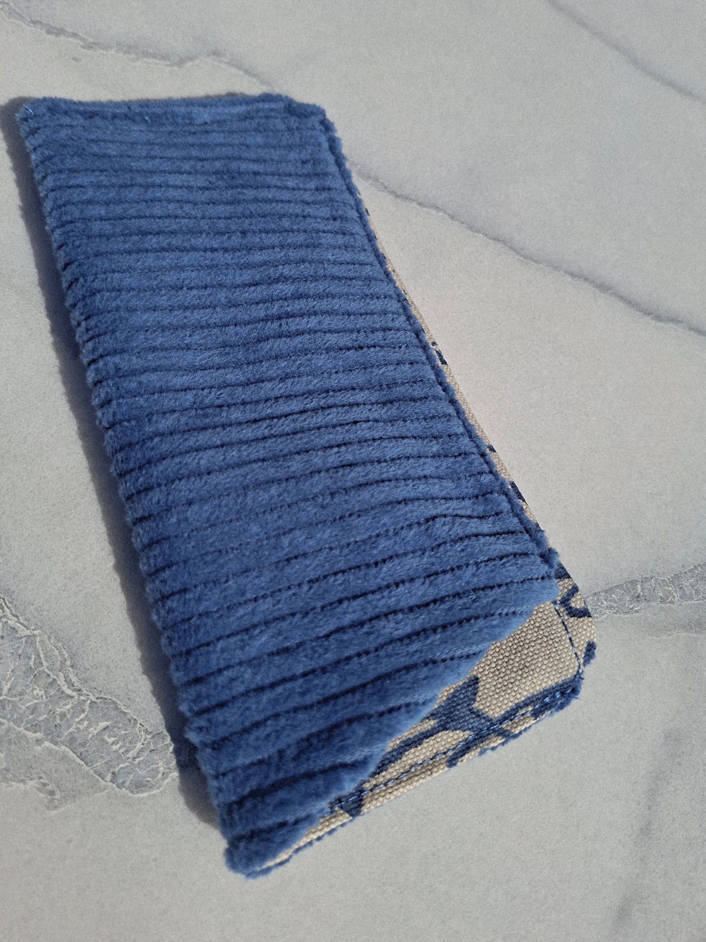 Brilhoesje jeansblauwe ribfluweel+visjes